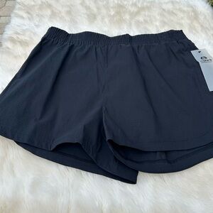 NWT Mono B Women's Black Shorts Size Large